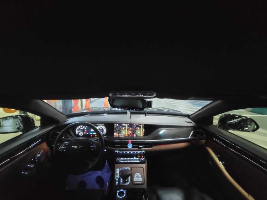 Genesis G90 — photo 06