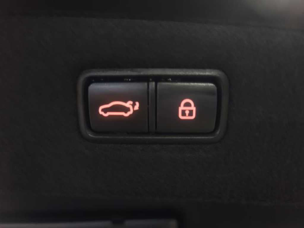 Genesis G90 — photo 17