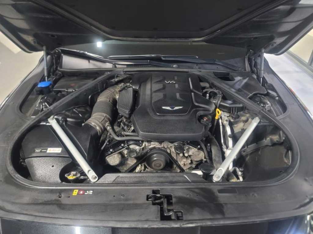 Genesis G90 — photo 18