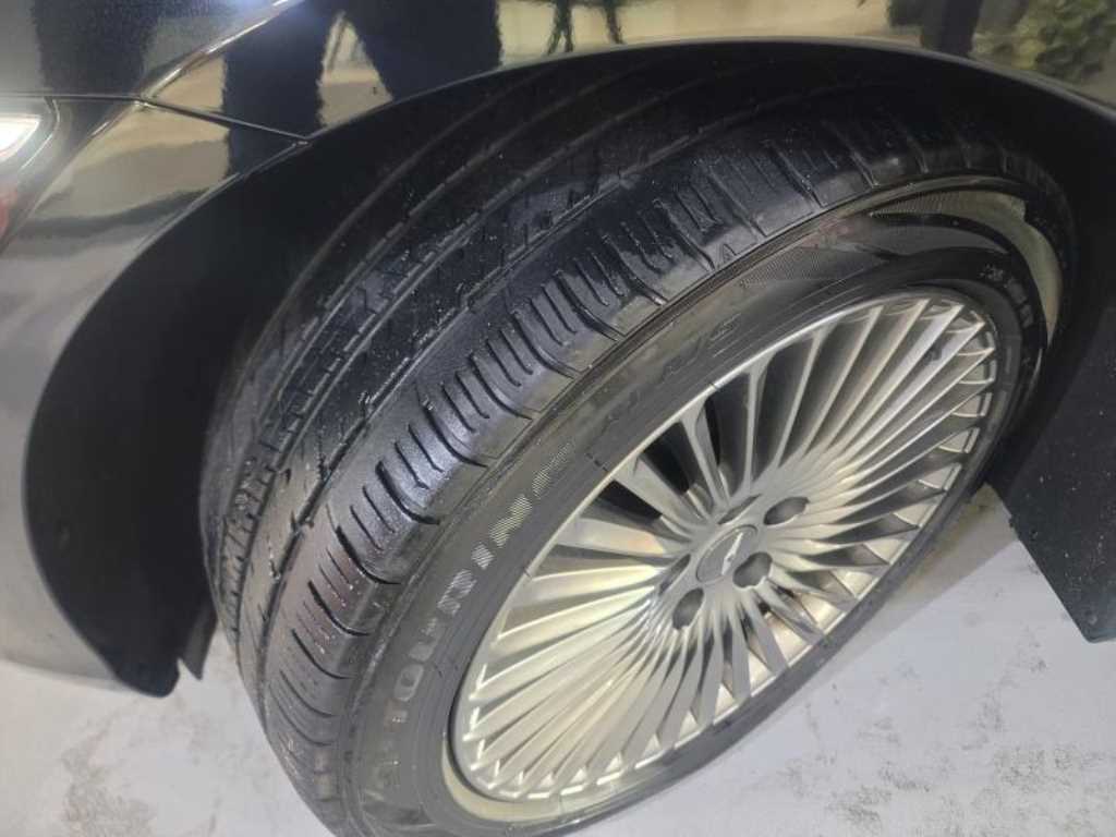 Genesis G90 — photo 19
