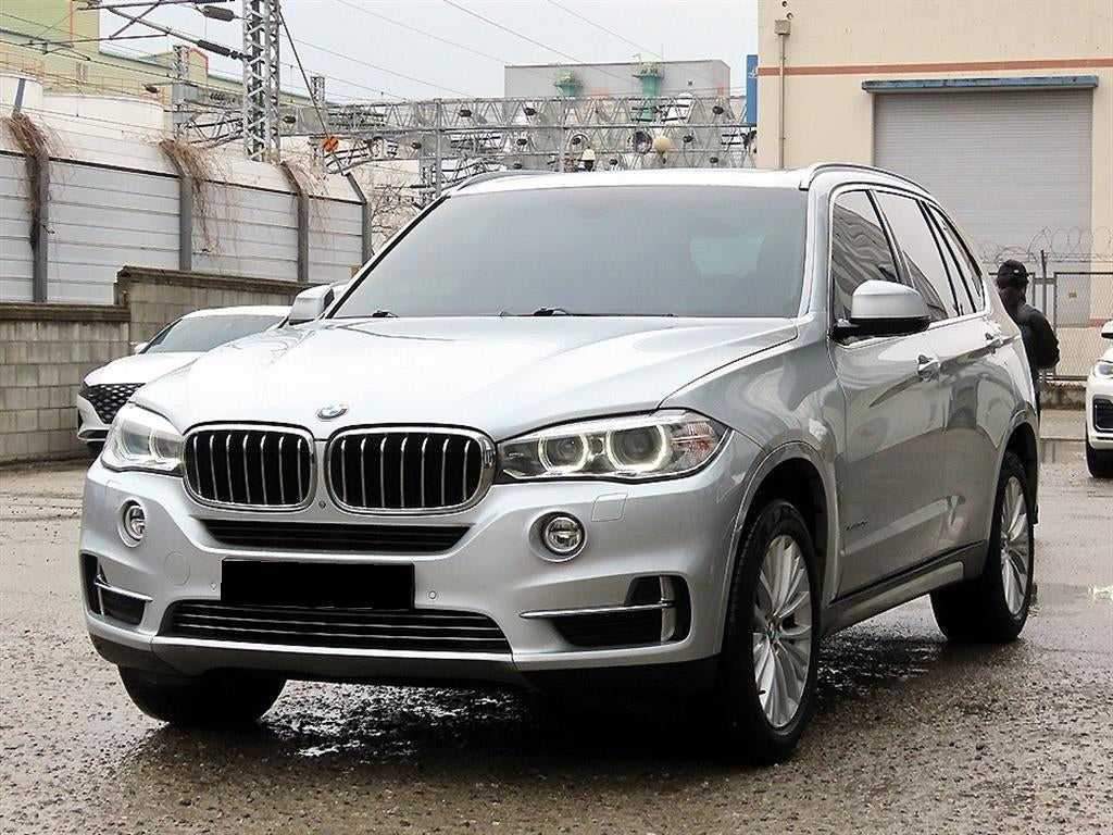 BMW X5 — photo 02