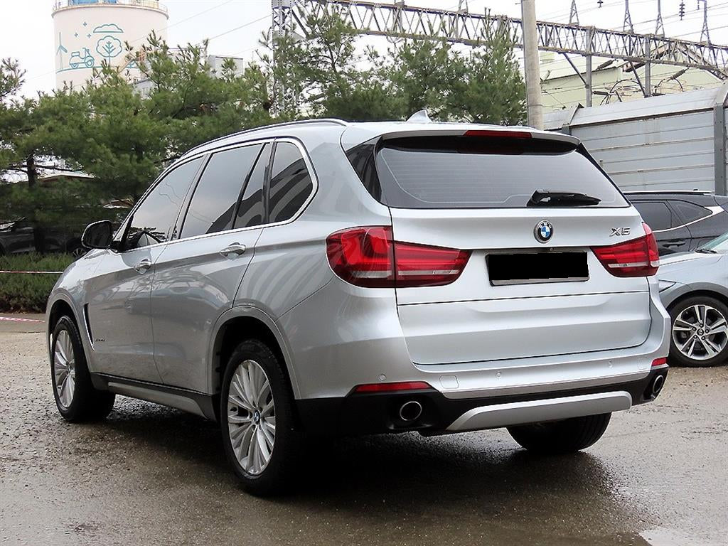 BMW X5 — photo 03