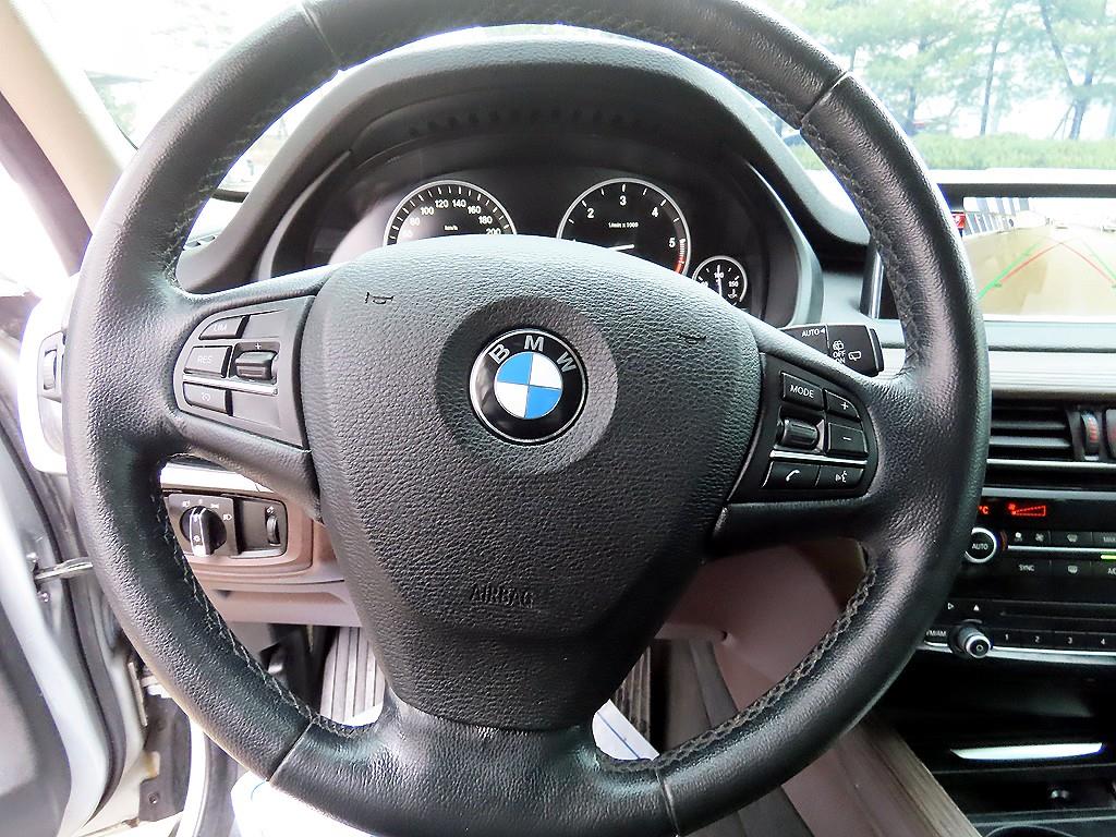 BMW X5 — photo 08