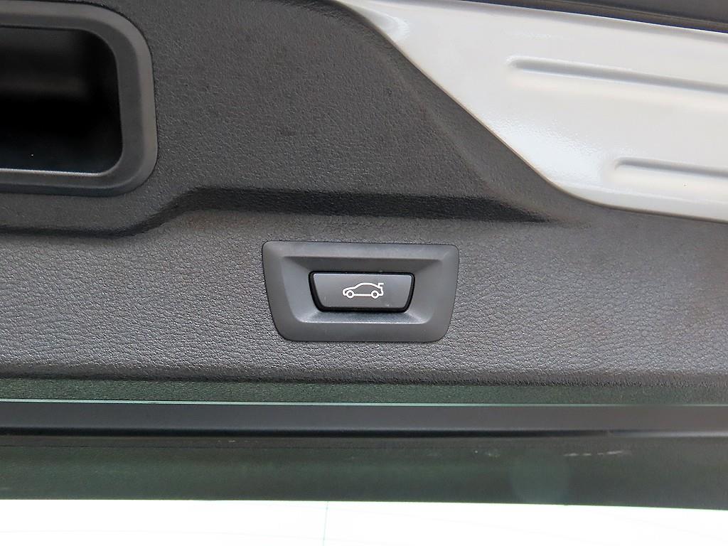 BMW X5 — photo 15