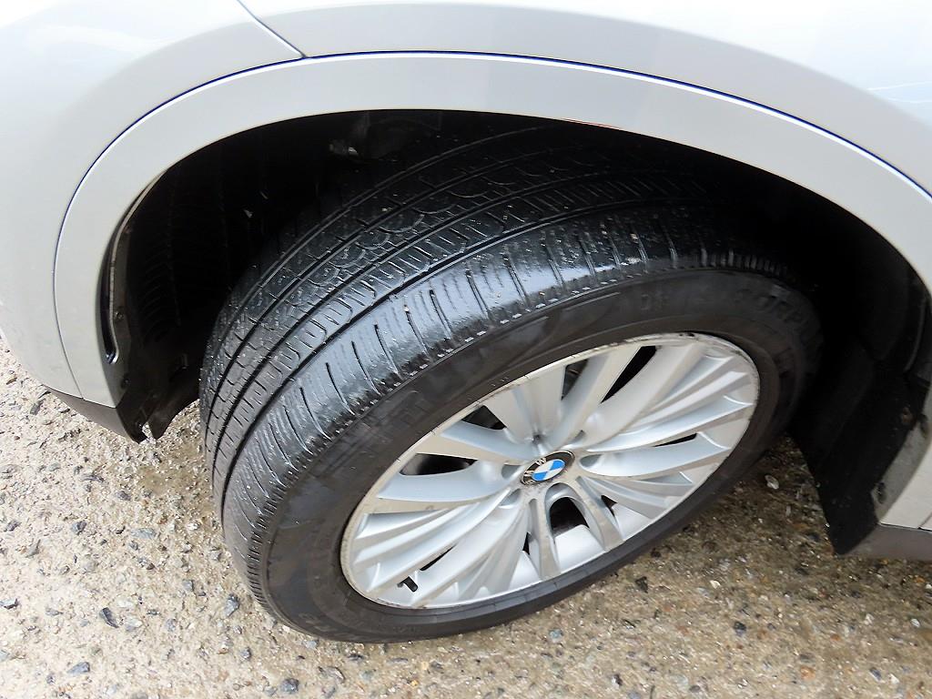 BMW X5 — photo 20