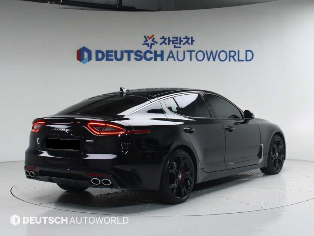 Kia Stinger — photo 02