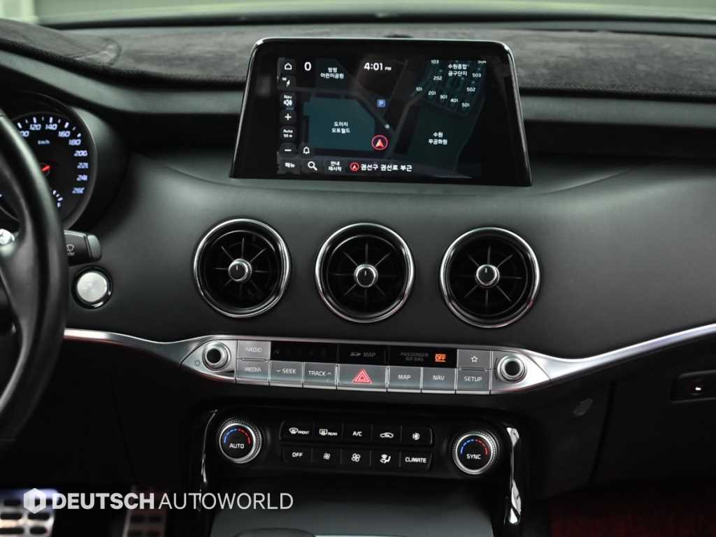 Kia Stinger — photo 14