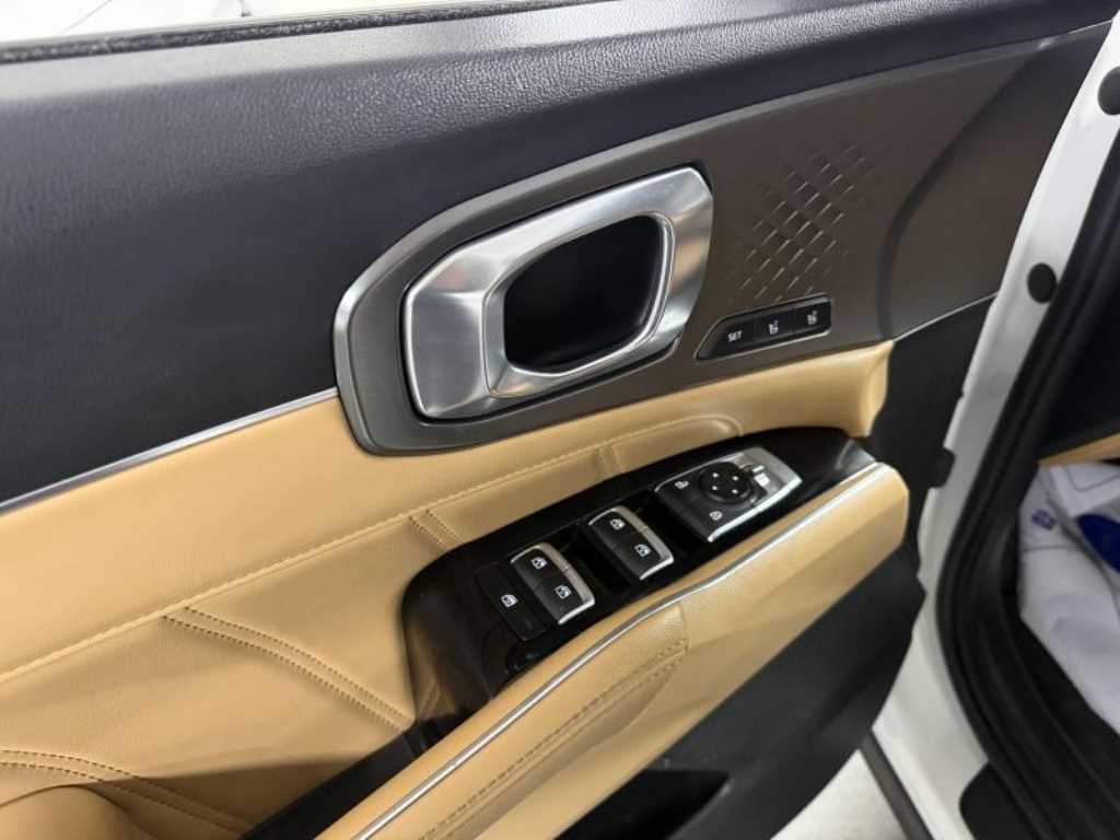 Kia Sorento — photo 20