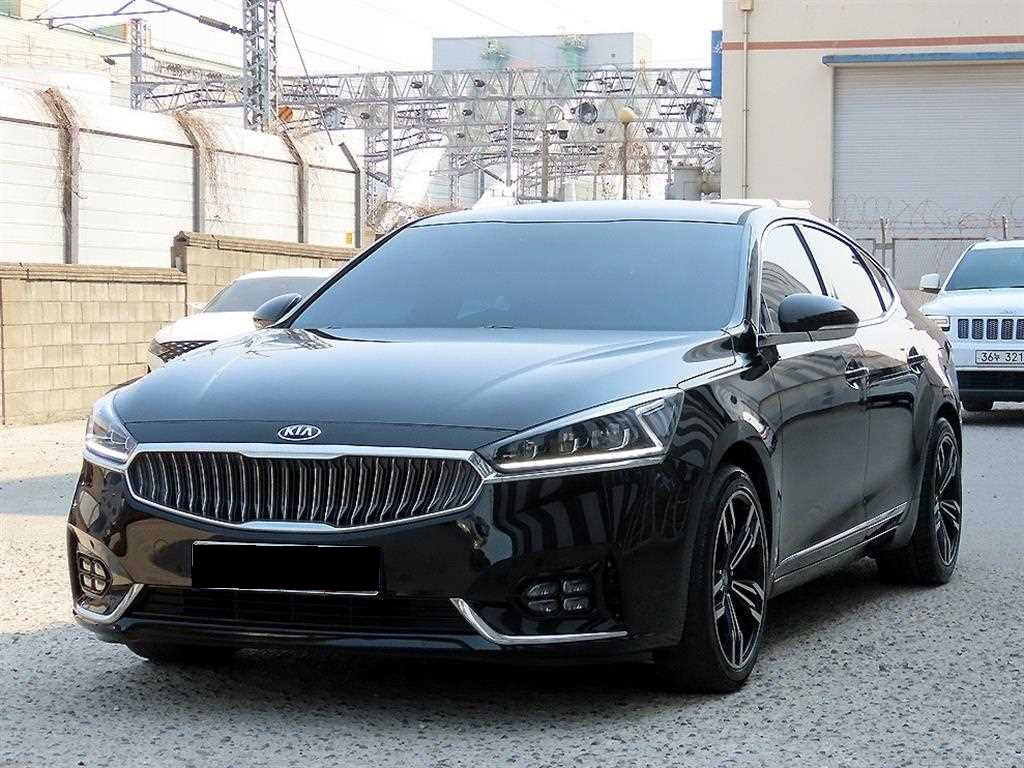 Kia K7 — photo 02