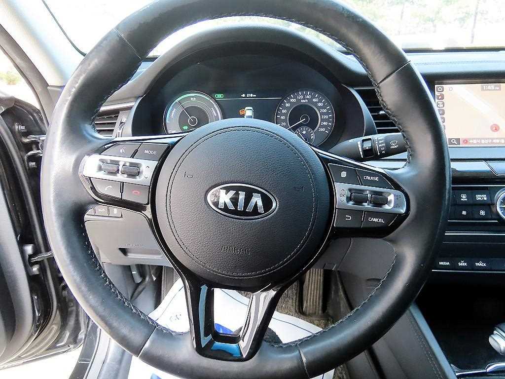 Kia K7 — photo 08