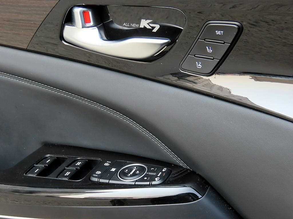 Kia K7 — photo 12