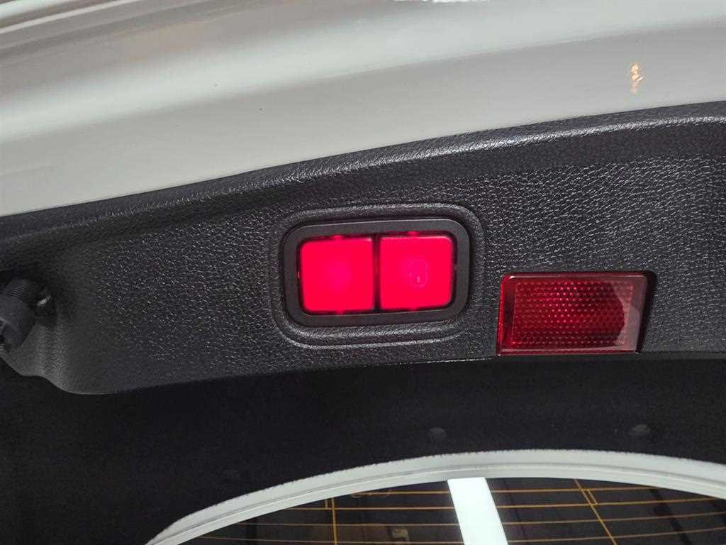 Mercedes-Benz C-Class — photo 08