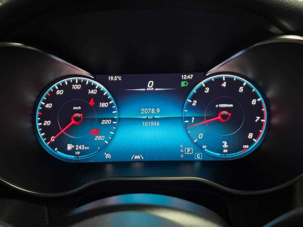 Mercedes-Benz C-Class — photo 11