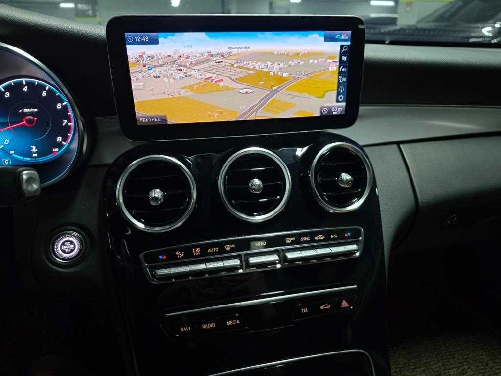 Mercedes-Benz C-Class — photo 13