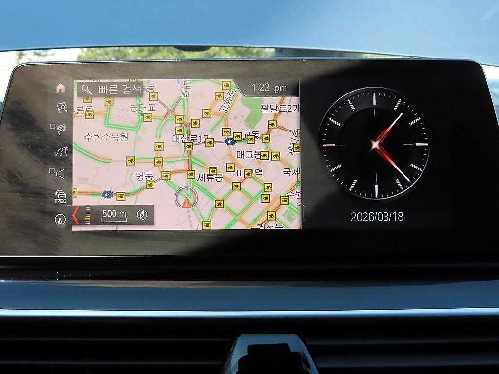 BMW 5-Series — photo 14
