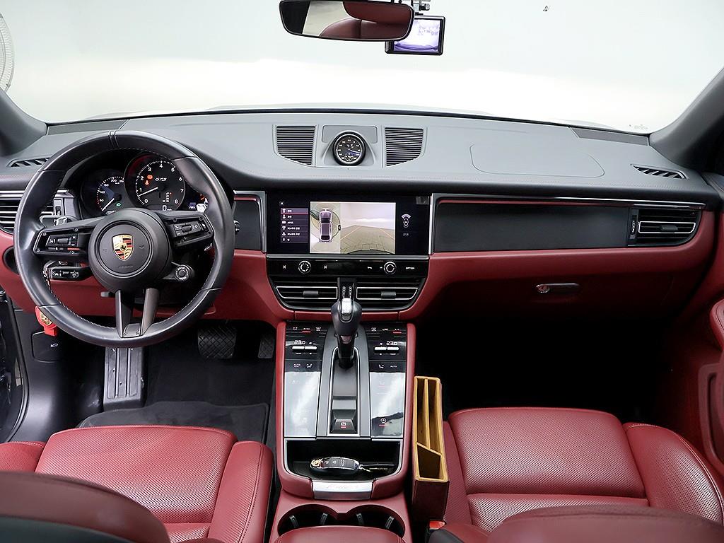 Porsche Macan — photo 05