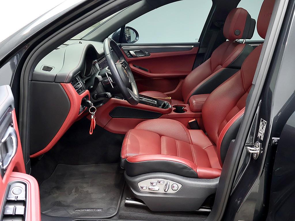 Porsche Macan — photo 11