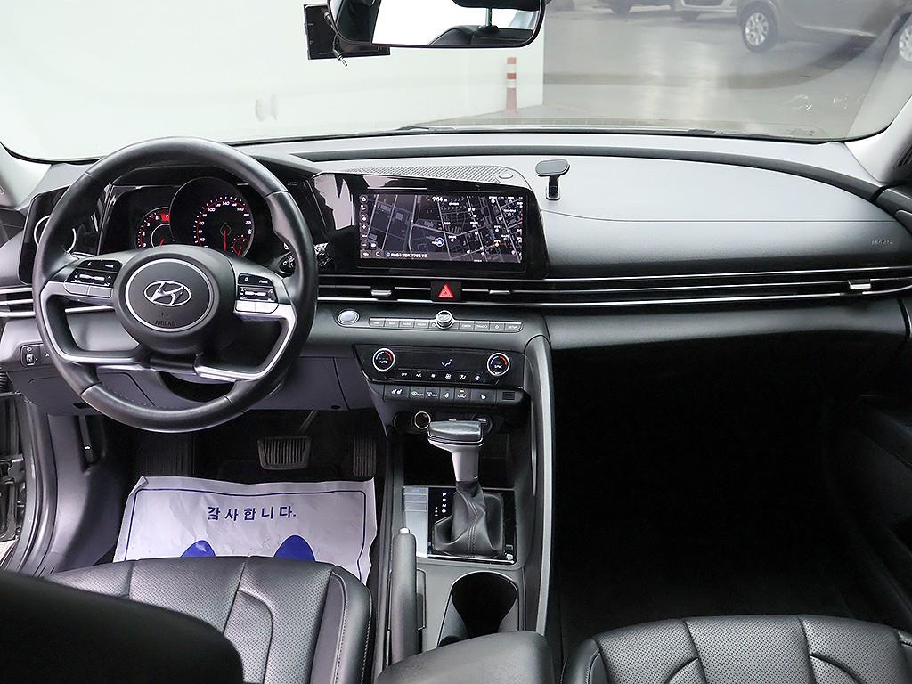 Hyundai Avante — photo 05