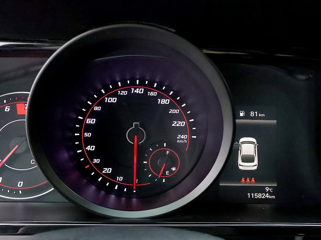 Hyundai Avante — photo 06