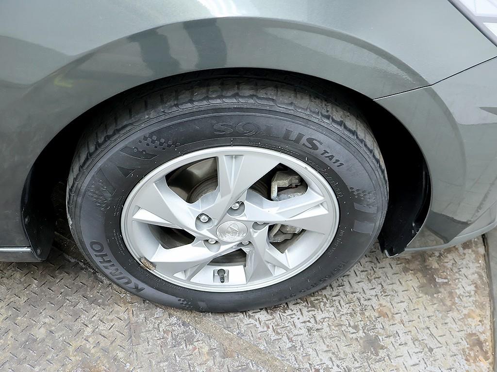 Hyundai Avante — photo 07