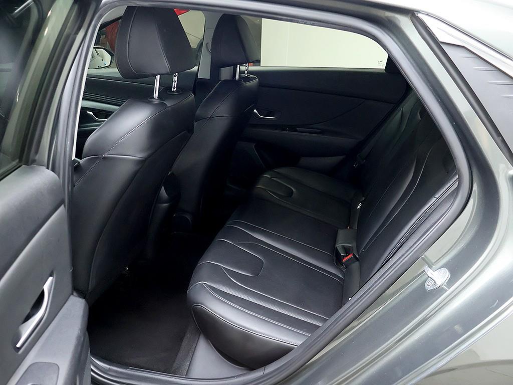 Hyundai Avante — photo 12
