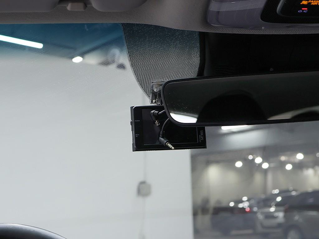 Hyundai Avante — photo 17