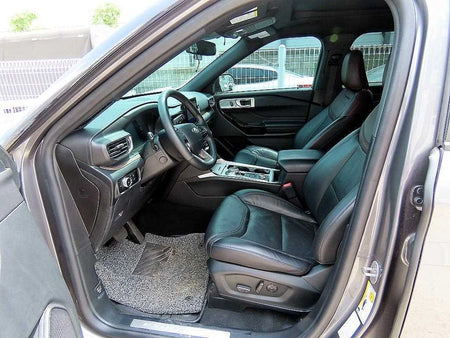 Ford Explorer — photo 05