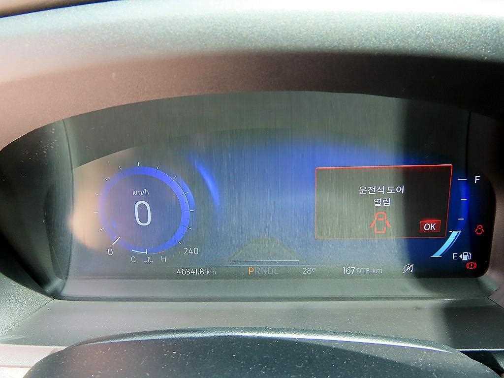 Ford Explorer — photo 09