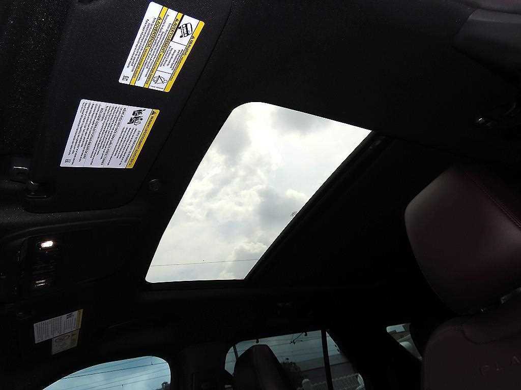 Ford Explorer — photo 16