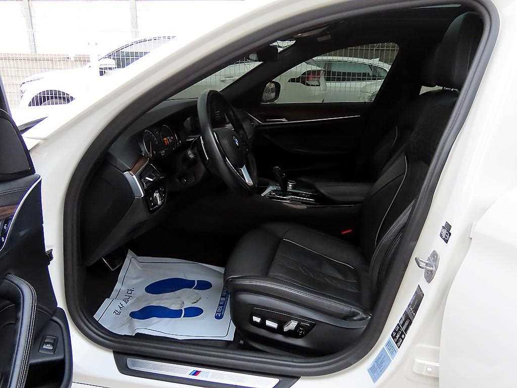 BMW 5-Series — photo 05