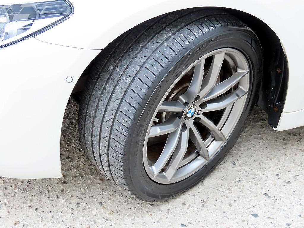 BMW 5-Series — photo 20