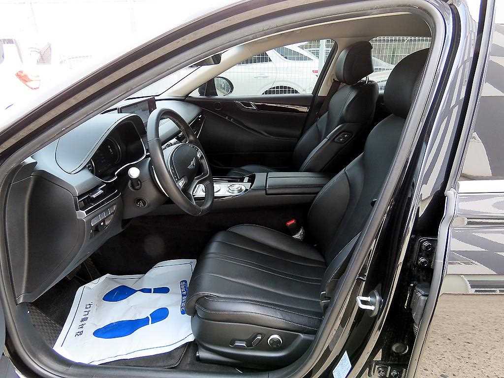 Genesis G80 — photo 05