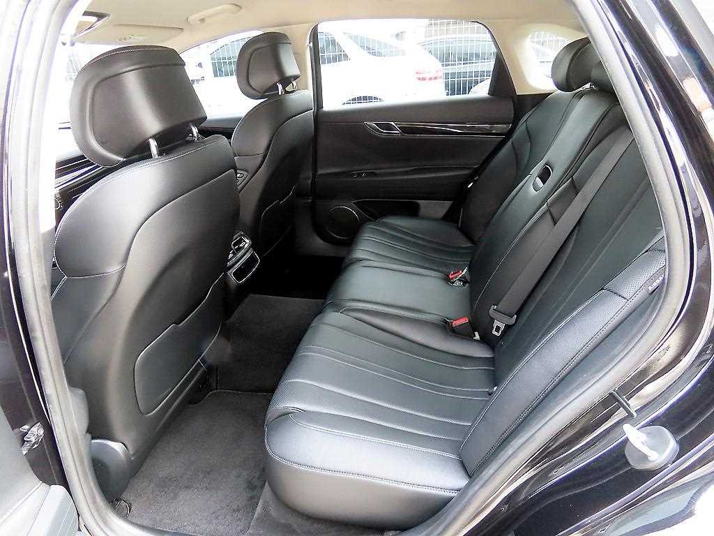 Genesis G80 — photo 06