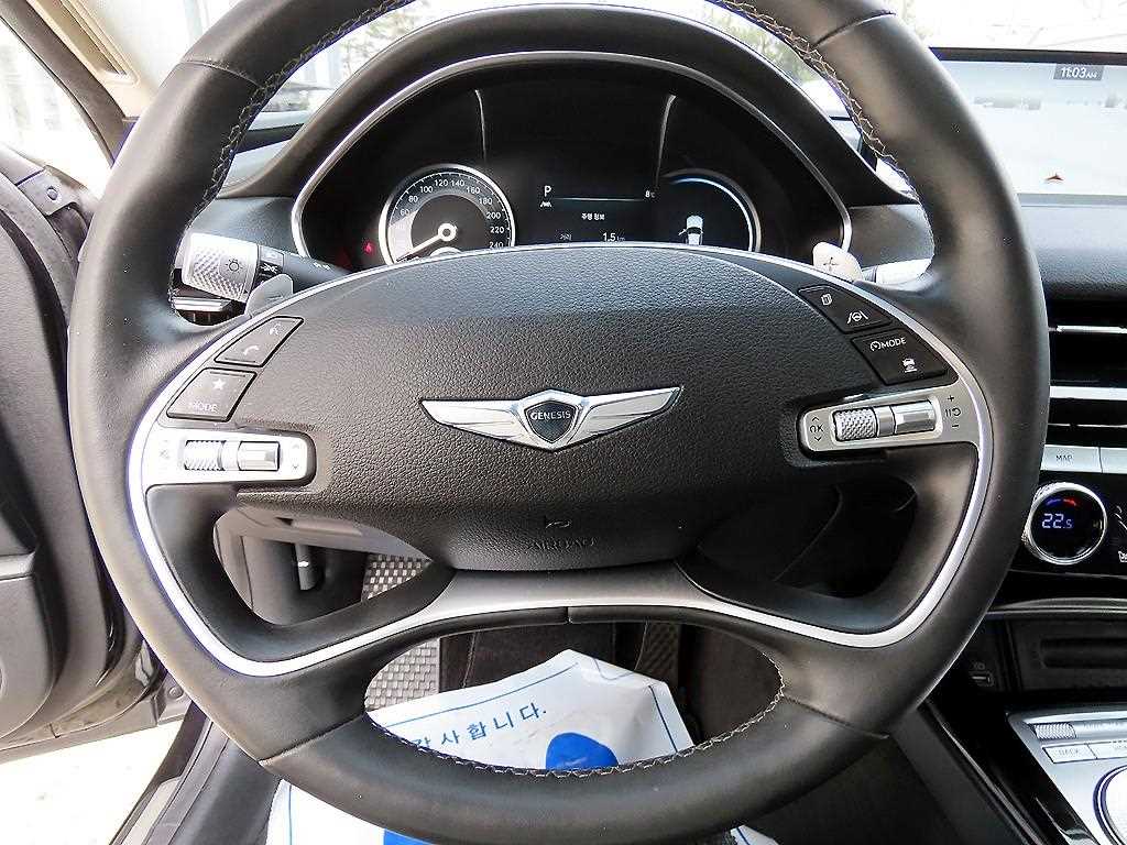 Genesis G80 — photo 08