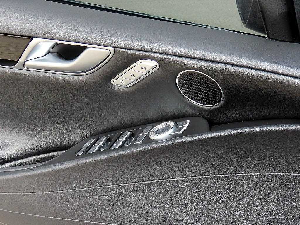Genesis G80 — photo 11