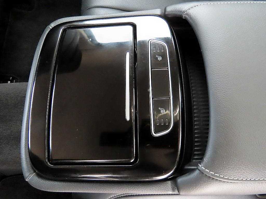 Genesis G80 — photo 17