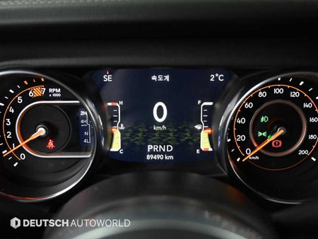 Jeep Wrangler — photo 08