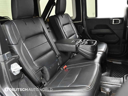 Jeep Wrangler — photo 12