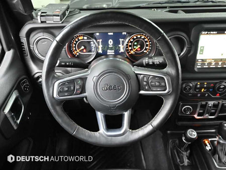 Jeep Wrangler — photo 13