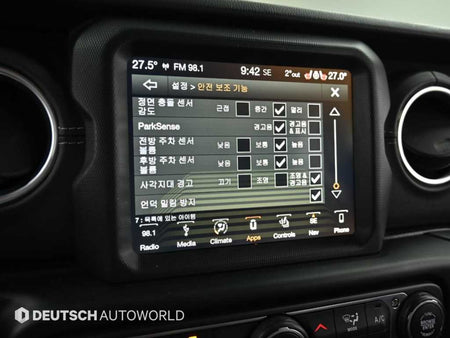 Jeep Wrangler — photo 16