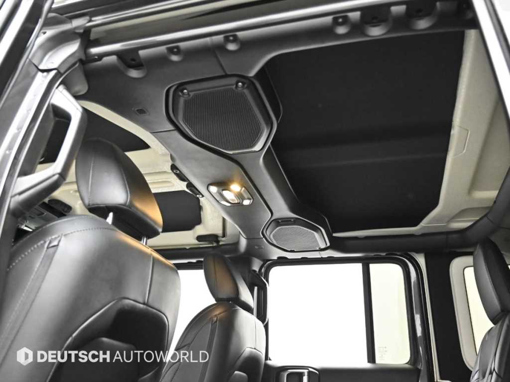 Jeep Wrangler — photo 19