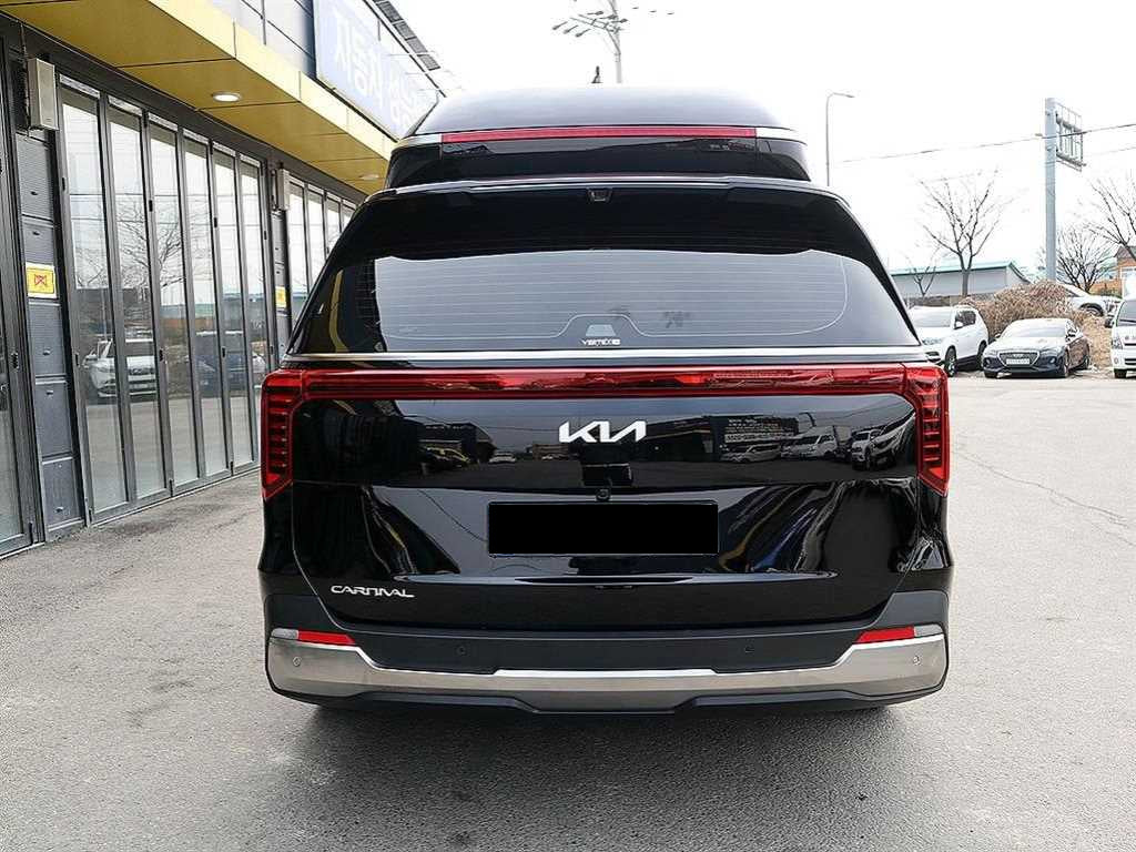 Kia Carnival — photo 04