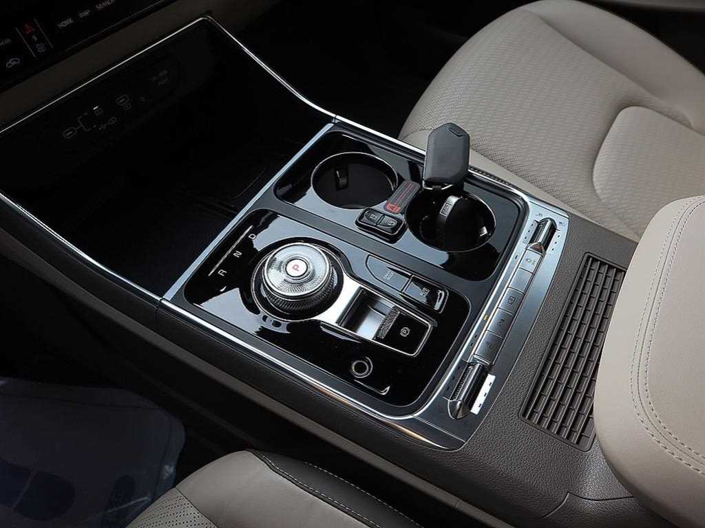 Kia Carnival — photo 11