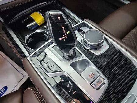 BMW 7-Series — photo 08