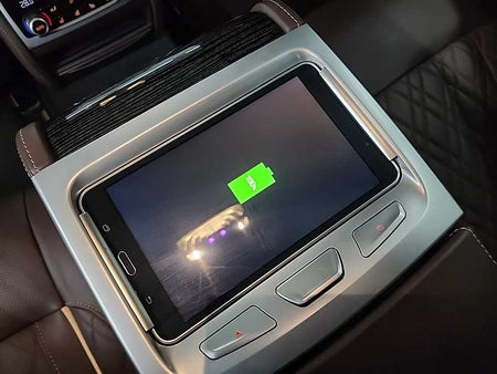 BMW 7-Series — photo 14