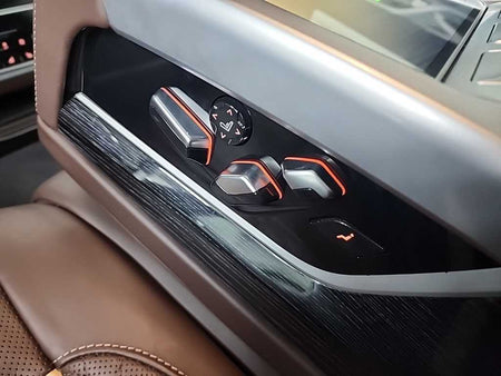 BMW 7-Series — photo 15