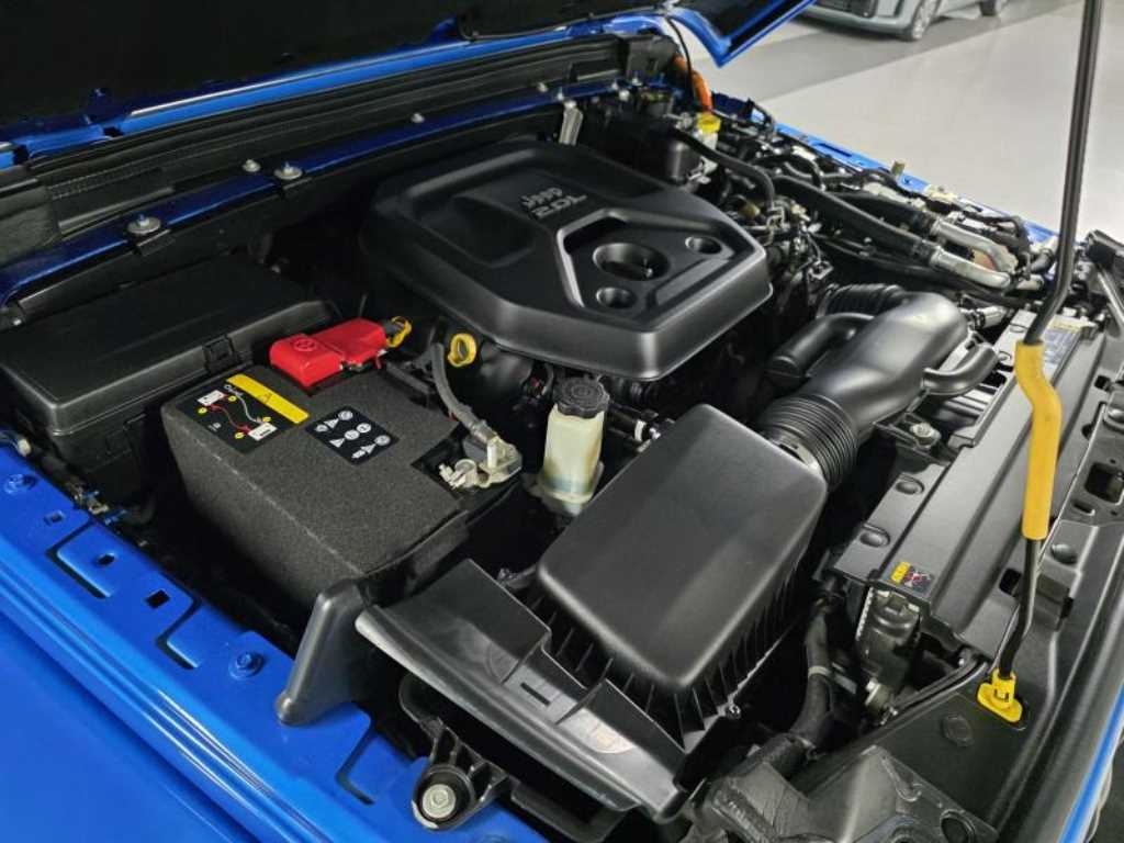 Jeep Wrangler — photo 19