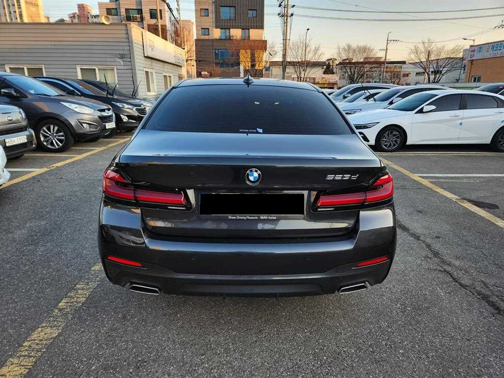 BMW 5-Series — photo 04