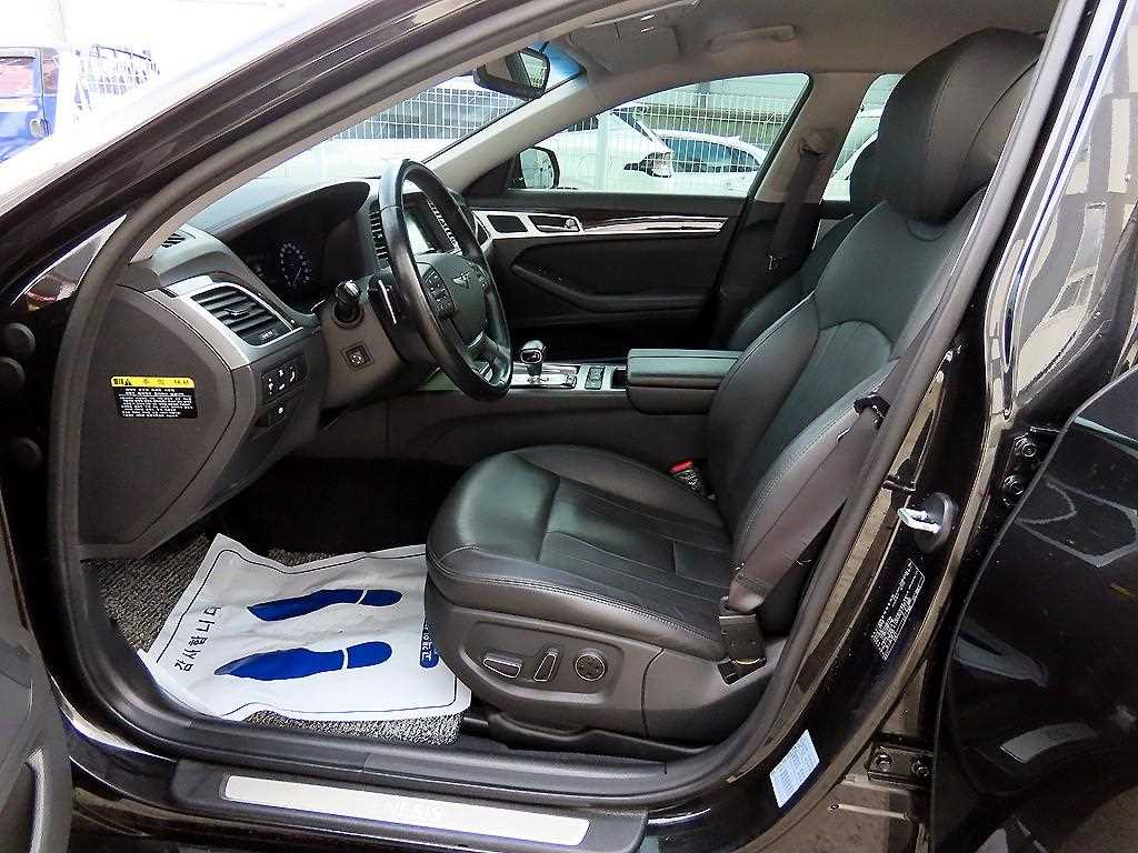 Genesis G80 — photo 05