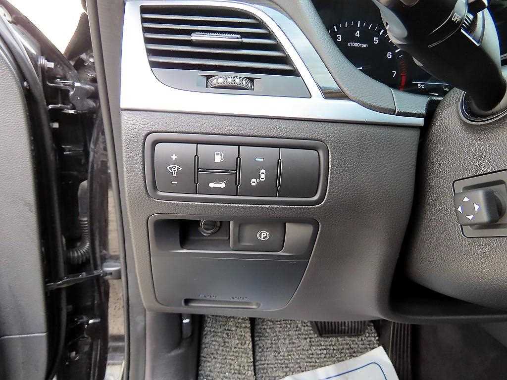 Genesis G80 — photo 12
